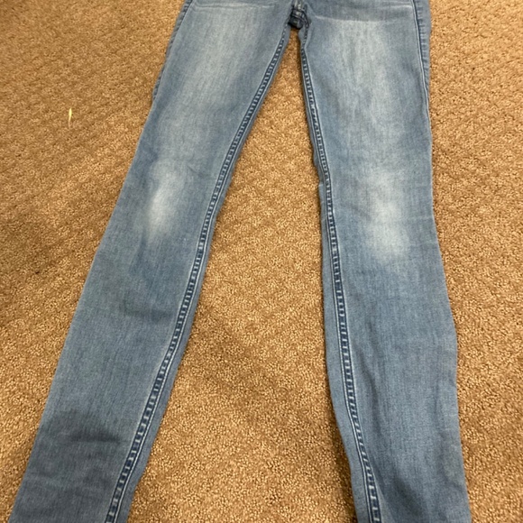 Hollister  jeans - Picture 2 of 3